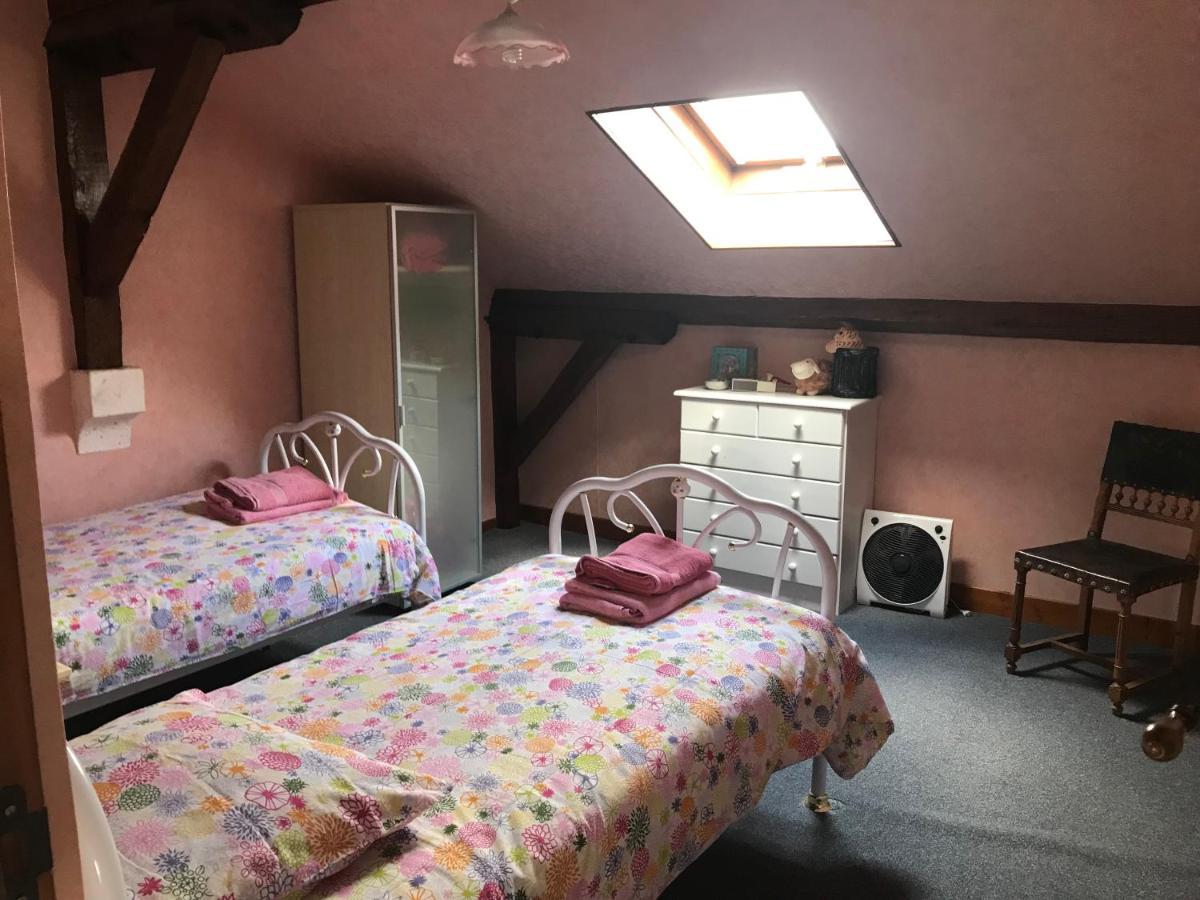 Bed and Breakfast Le Logis Des Quatre Puits Neuvicq-Montguyon Esterno foto