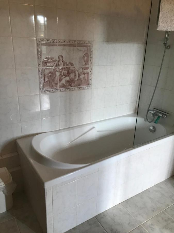 Bed and Breakfast Le Logis Des Quatre Puits Neuvicq-Montguyon Esterno foto