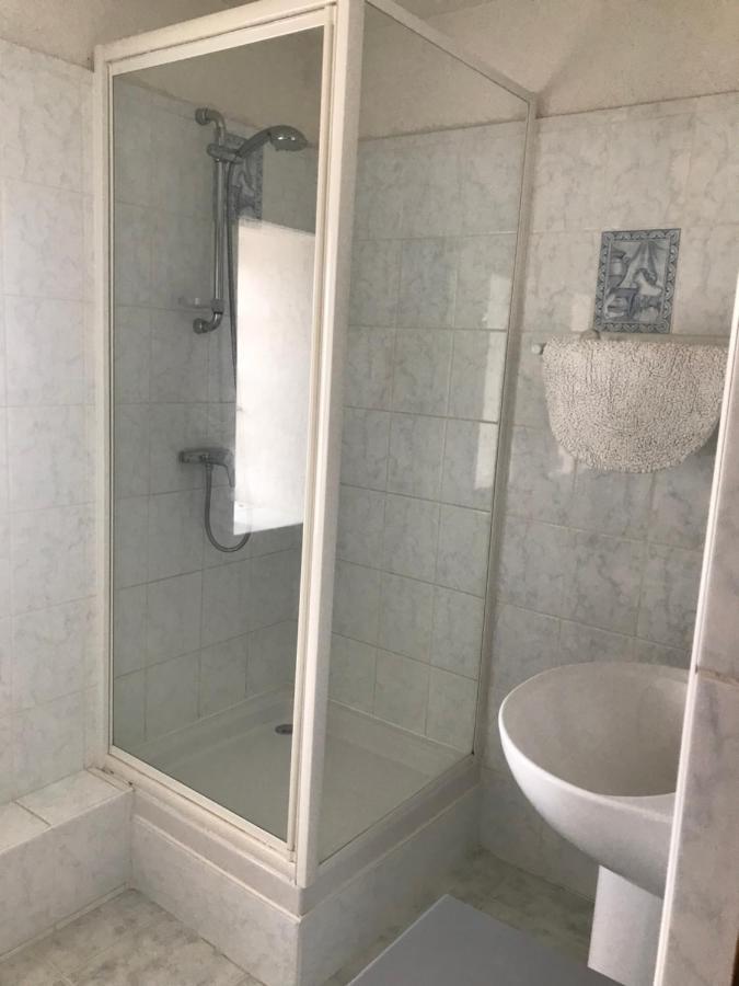 Bed and Breakfast Le Logis Des Quatre Puits Neuvicq-Montguyon Esterno foto