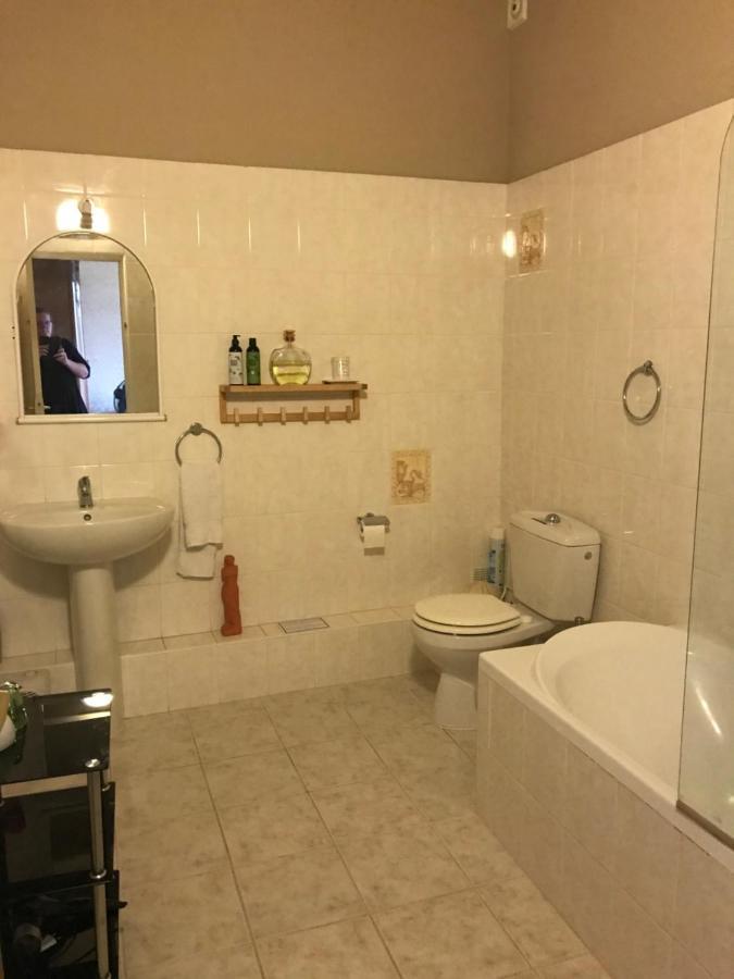 Bed and Breakfast Le Logis Des Quatre Puits Neuvicq-Montguyon Esterno foto