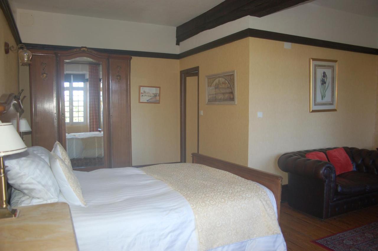 Bed and Breakfast Le Logis Des Quatre Puits Neuvicq-Montguyon Esterno foto