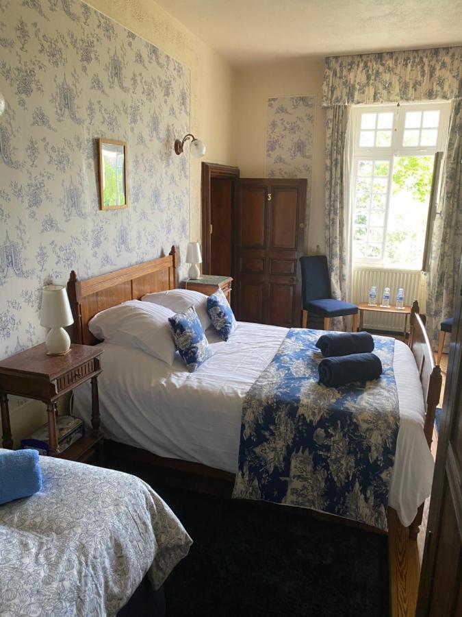 Bed and Breakfast Le Logis Des Quatre Puits Neuvicq-Montguyon Esterno foto