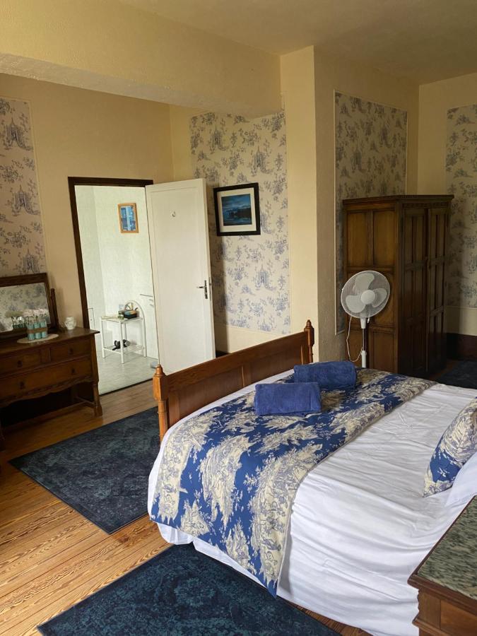 Bed and Breakfast Le Logis Des Quatre Puits Neuvicq-Montguyon Esterno foto