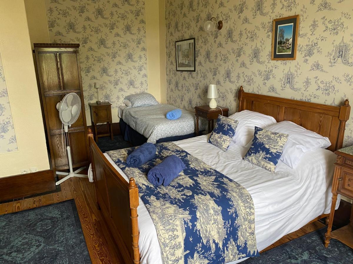 Bed and Breakfast Le Logis Des Quatre Puits Neuvicq-Montguyon Esterno foto